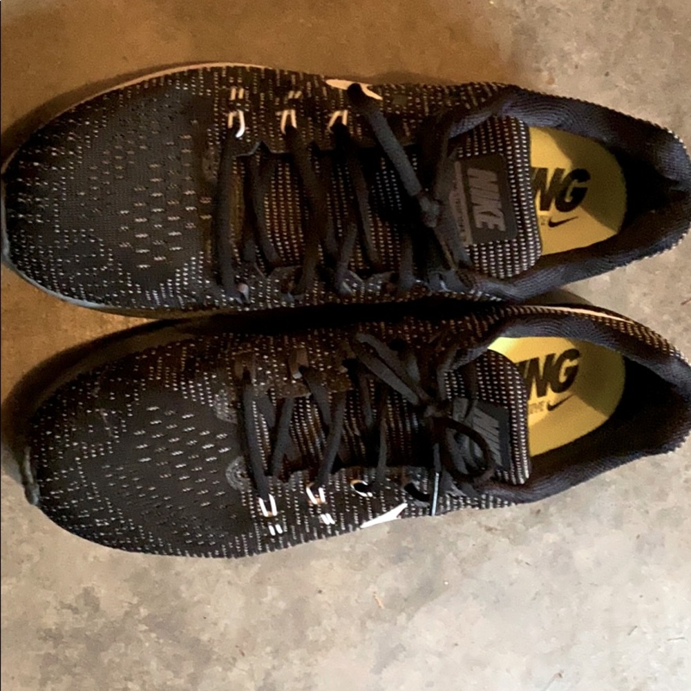 Worn Once- Nike Zoom Structure 19